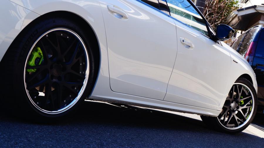 キャリパー塗装施工事例：プジョー308　キャリパー塗装COLOR:#1116 Acid green IMG27_2269_11c9wV_sub4.jpg