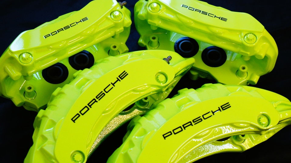 キャリパー塗装施工事例：ポルシェカイエン純正キャリパー塗装　COLOR：アシッドグリーン IMG28_1107_ZF38vP_sub1.jpg