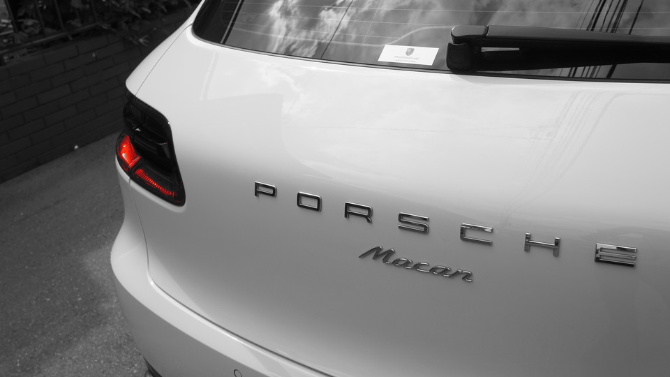 キャリパー塗装施工事例：ポルシェマカン純正キャリパー塗装　COLOR：＃1115deep marine blue IMG28_1140_CnkHYZ_sub6.jpg