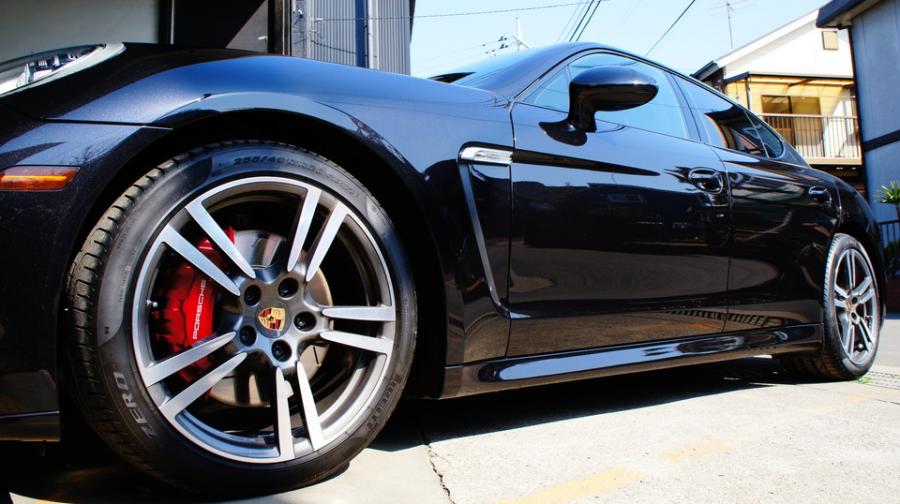 キャリパー塗装施工事例：ポルシェパナメーラ純正キャリパー塗装　COLOR:#001 Italian losso solid IMG28_1338_kE14rF_sub6.jpg