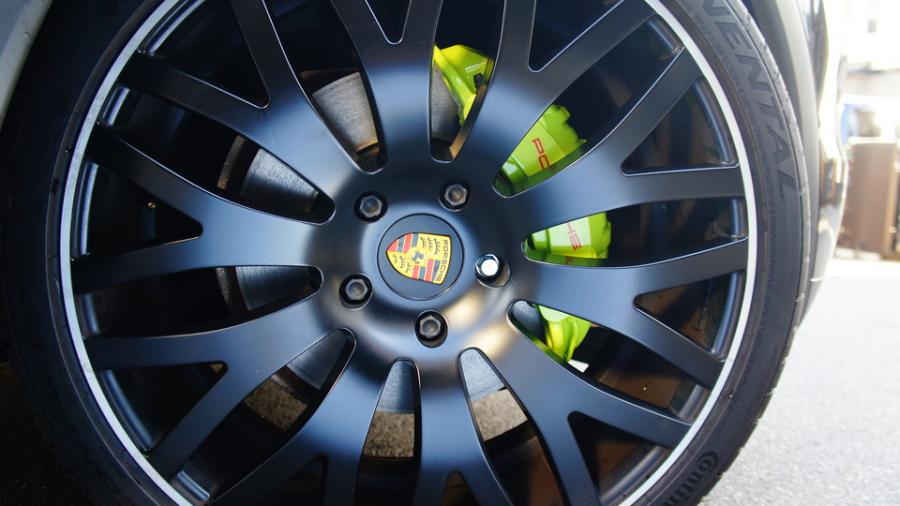 キャリパー塗装施工事例：ポルシェカイエン　キャリパー塗装　COLOR:#1116 Acid green IMG28_1514_dkfeE0_sub4.jpg