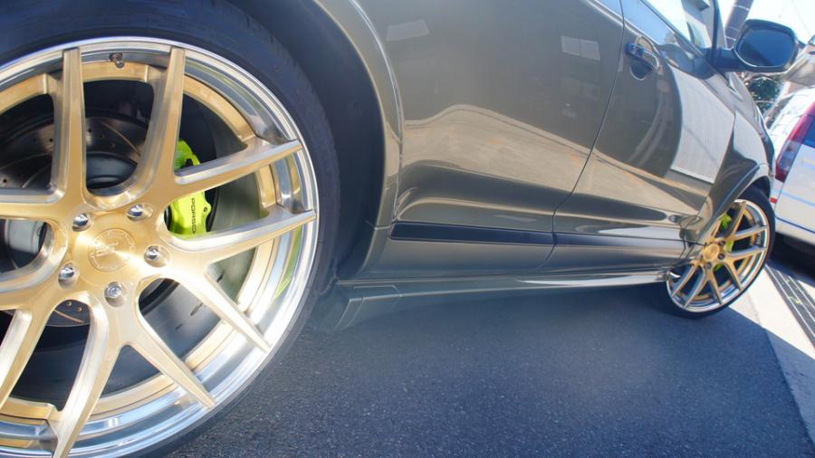 キャリパー塗装施工事例：ポルシェカイエンGTS　キャリパー塗装　COLOR:#1116 Acid green　ローター加工Type:C6S8D IMG28_1546_D5Y3zA_sub9.jpg