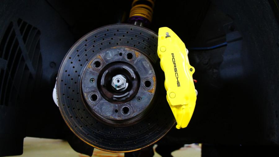 キャリパー塗装施工事例：ポルシェケイマン　キャリパー塗装＆ドアミラーカバー塗装　COLOR:#020 hawaiian passion yellow IMG28_1557_HuS8uq_sub1.jpg