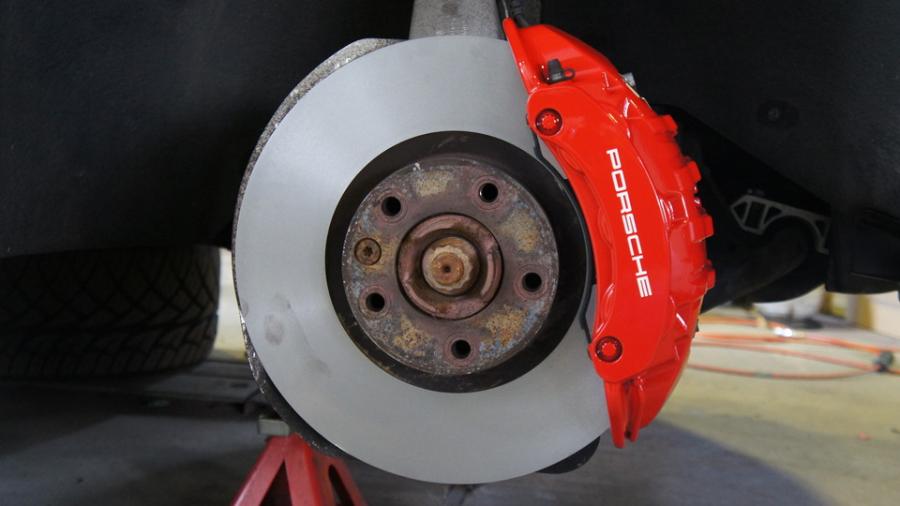 キャリパー塗装施工事例：ポルシェカイエン　キャリパー塗装　COLOR:#001 Italian losso solid IMG28_1558_0ZUUOO_sub1.jpg