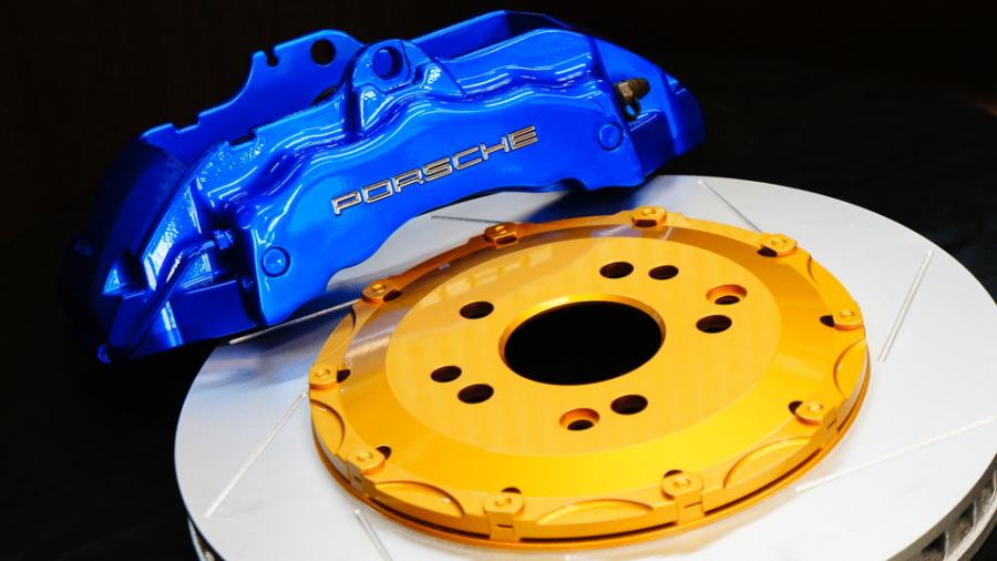 キャリパー塗装施工事例：ポルシェ　キャリパー塗装　COLOR:#1115 Deep marine blue　ローター塗装：ゴールド系 IMG28_1637_xVYUsX_sub2.jpg