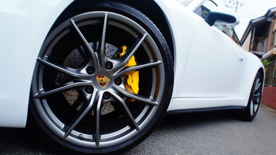 キャリパー塗装施工事例：ポルシ911　キャリパー塗装　COLOR:#002 giallo modena IMG28_1644_VNerug_sub4.jpg