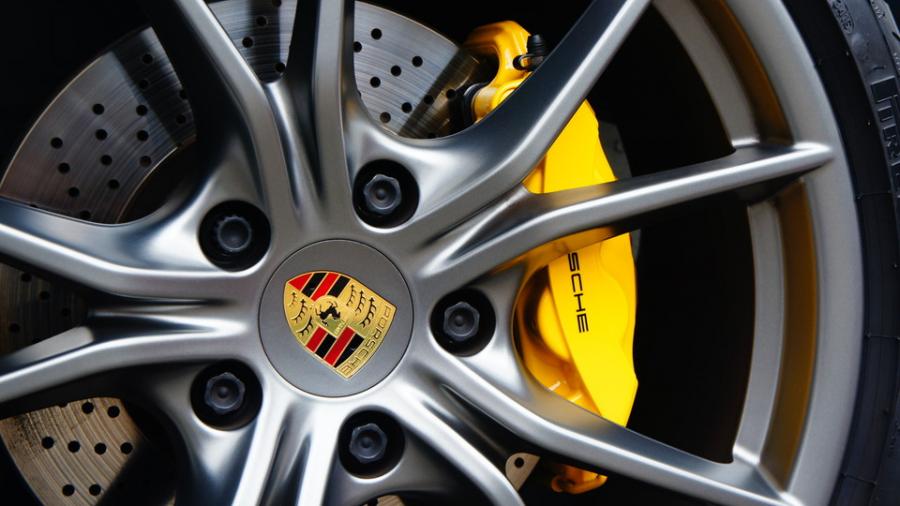 キャリパー塗装施工事例：ポルシ911　キャリパー塗装　COLOR:#002 giallo modena IMG28_1644_VNerug_sub5.jpg