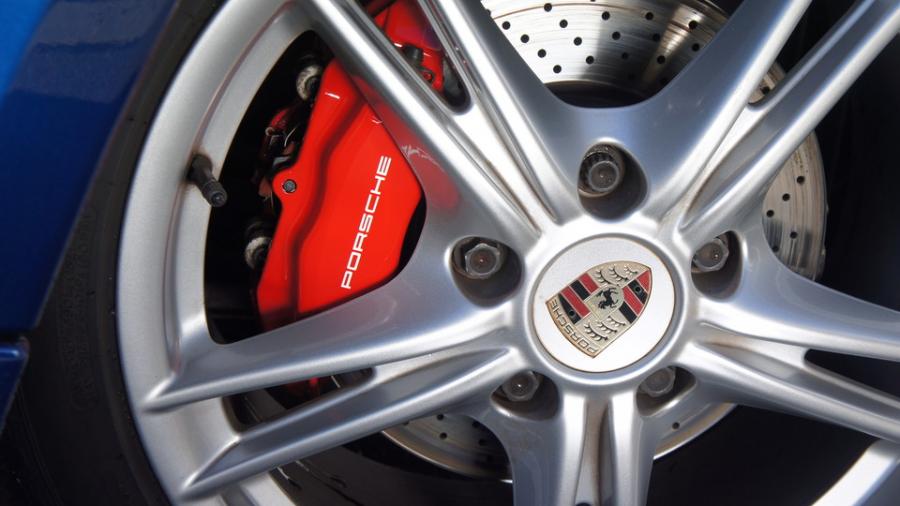 キャリパー塗装施工事例：ポルシェケイマン　キャリパー塗装　COLOR:#001 Italian losso solid IMG28_1674_gi8jQZ_sub3.jpg