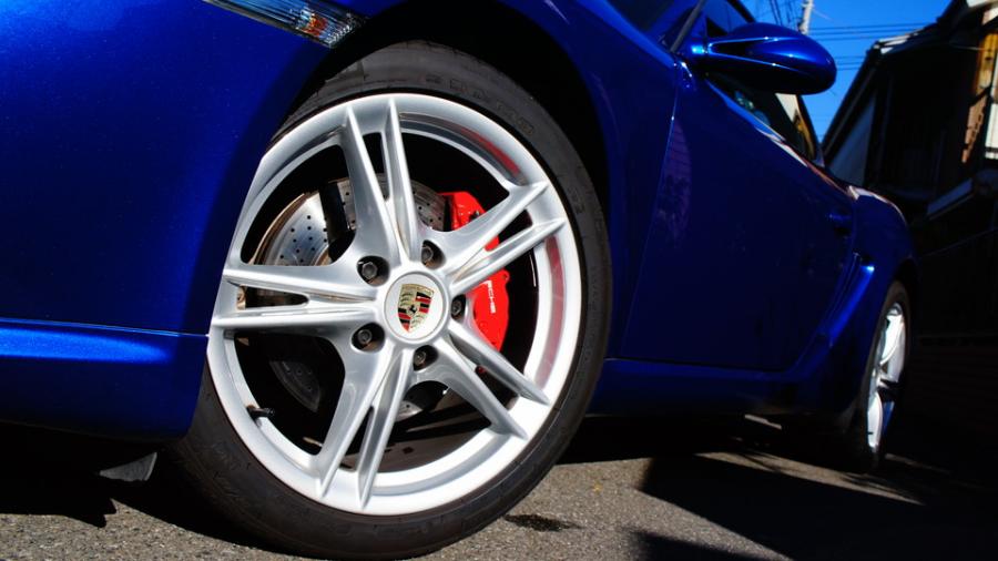 キャリパー塗装施工事例：ポルシェケイマン　キャリパー塗装　COLOR:#001 Italian losso solid IMG28_1674_gi8jQZ_sub6.jpg