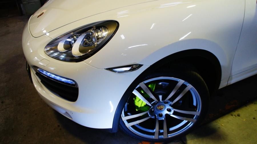 キャリパー塗装施工事例：ポルシェカイエンS　キャリパー塗装　COLOR:#1116 Acid green IMG28_1680_m9iXAM_sub4.jpg