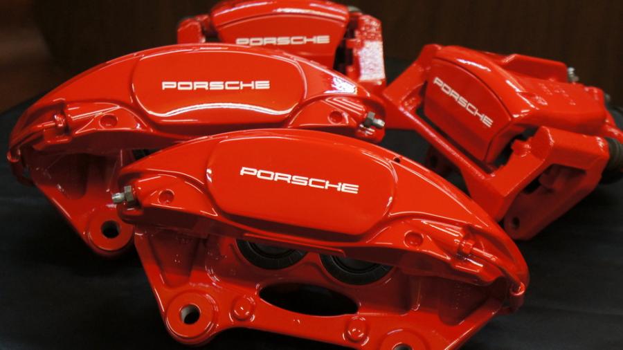 ポルシェマカン　キャリパー塗装　COLOR:#001 Italian losso solid
