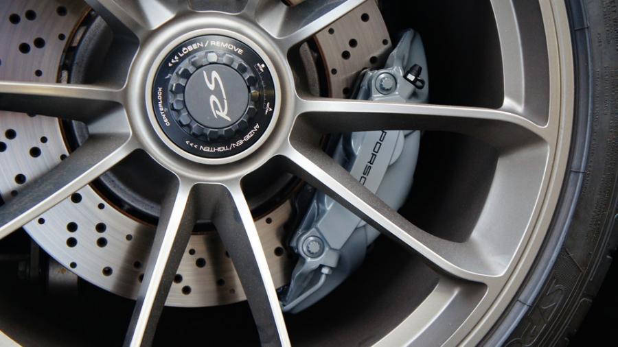 キャリパー塗装施工事例：ポルシェGT3RS　キャリパー塗装　COLOR:オリジナル調色カラー IMG28_1754_QEKWE3_sub7.jpg