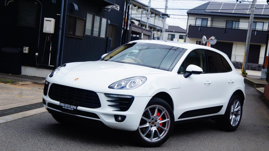 ポルシェマカン　キャリパー塗装　COLOR:#001 Italian losso solid