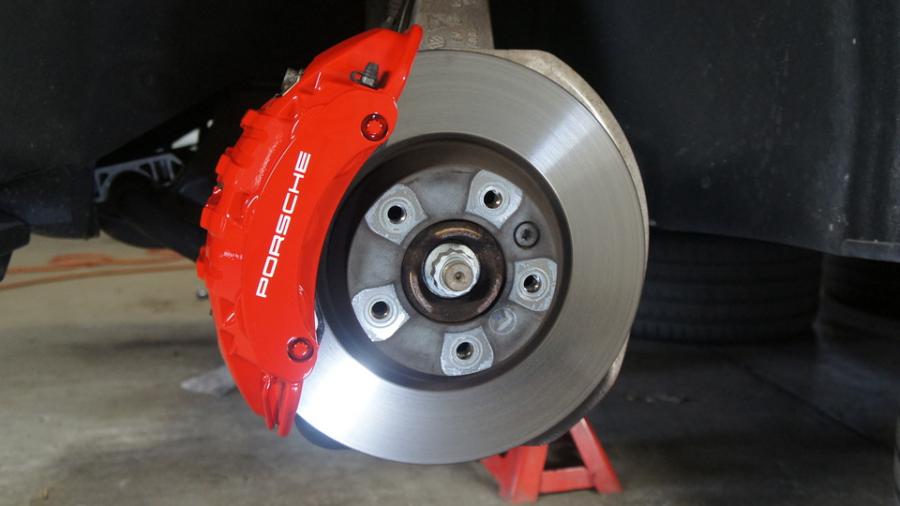 ポルシェカイエン　キャリパー塗装　COLOR:#001 Italian losso solid