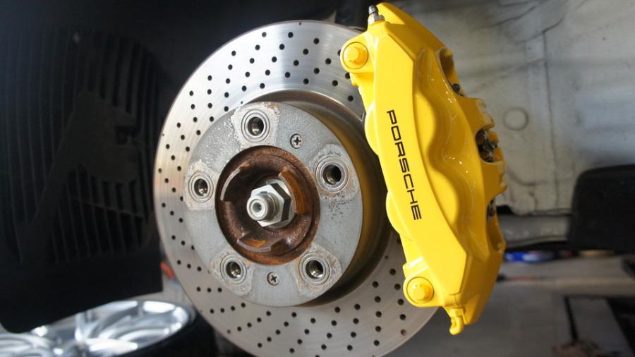 キャリパー塗装施工事例：ポルシェボクスター　キャリパー塗装　COLOR:#002 giallo modena IMG28_1892_WVD34I_sub1.jpg