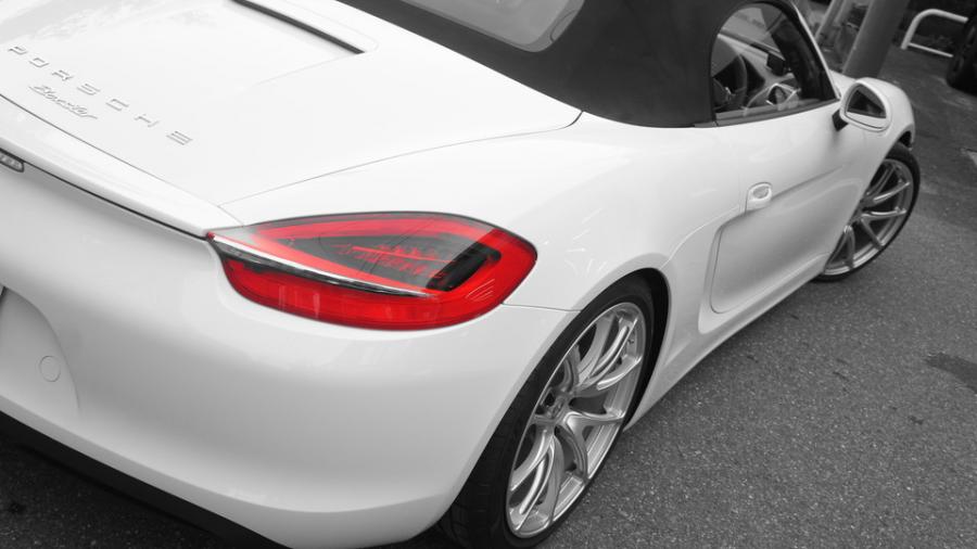 キャリパー塗装施工事例：ポルシェボクスター　キャリパー塗装　COLOR:#002 giallo modena IMG28_1892_WVD34I_sub9.jpg