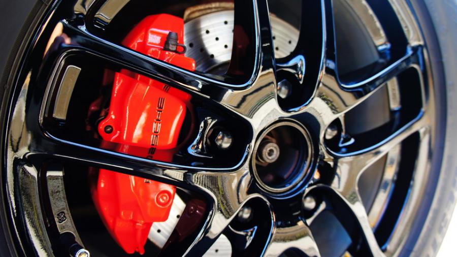 キャリパー塗装施工事例：ポルシェケイマン　キャリパー塗装COLOR:#1112 Racing red　ホイール塗装：グロスブラック IMG28_1914_Wsr0mi_sub5.jpg