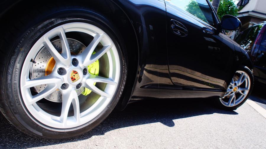 キャリパー塗装施工事例：ポルシェ997　キャリパー塗装COLOR:#1116 Acid green　ローター塗装：#003 Tokyo midnight gold IMG28_1969_fghF22_sub6.jpg