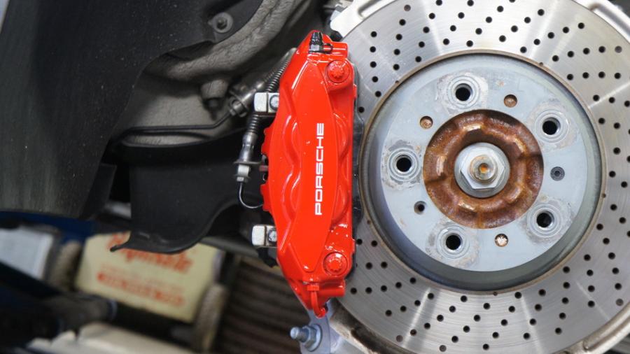 キャリパー塗装施工事例：ポルシェ911カブリオレ　キャリパー塗装COLOR:#001 Italian losso solid IMG28_2075_UWfLK0_sub1.jpg