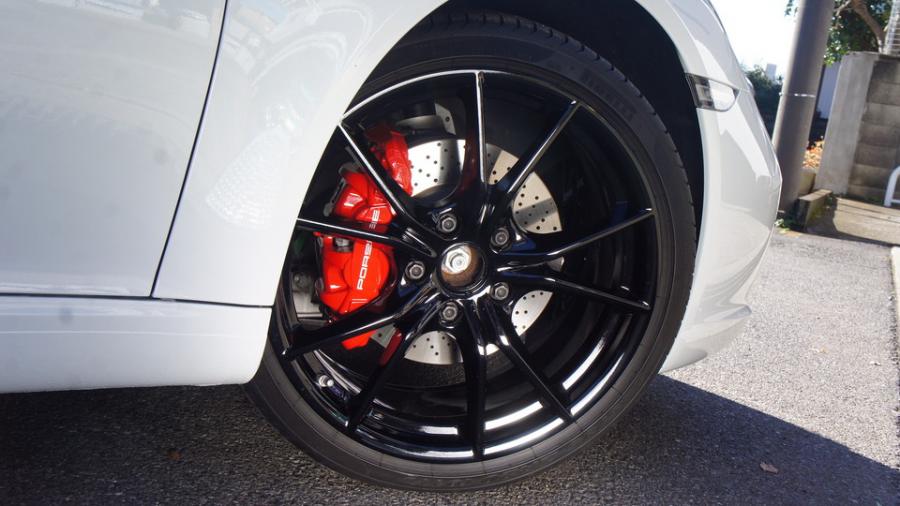 キャリパー塗装施工事例：ポルシェ911　キャリパー塗装COLOR:#001 Italian losso solid　ホイール塗装グロスブラック IMG28_2102_oGoiqP_sub4.jpg
