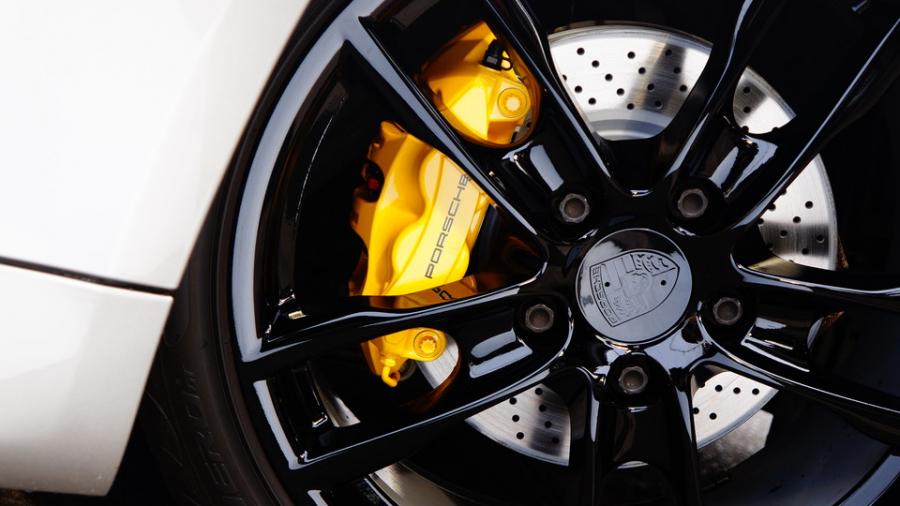 キャリパー塗装施工事例：ポルシェボクスター　キャリパー塗装COLOR:#002 giallo modena IMG28_2296_qCg1OM_sub3.jpg