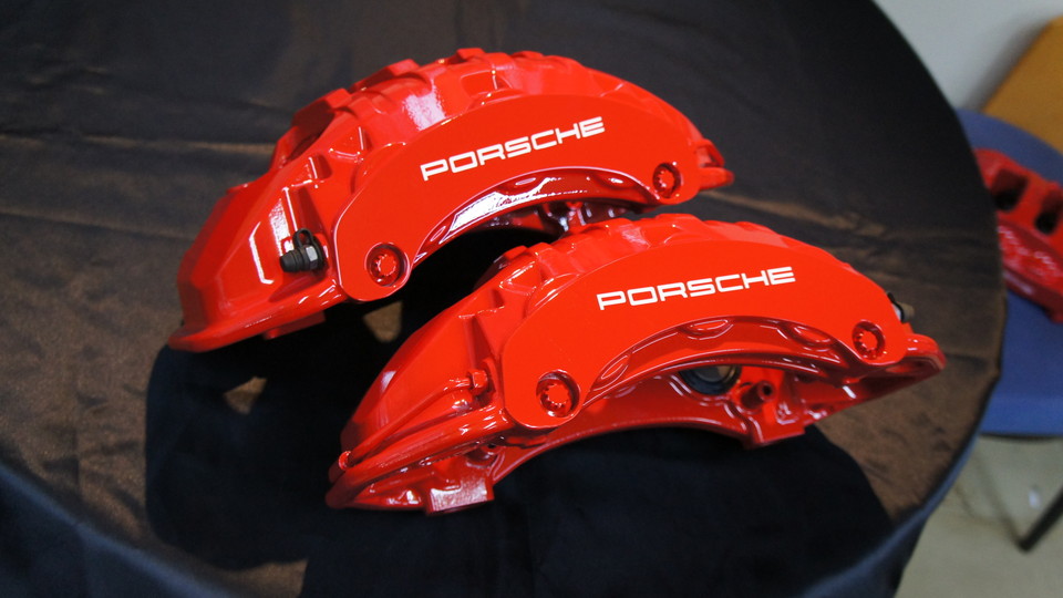 ポルシェパナメーラ純正キャリパー塗装　カラー：#001 Italian losso solid