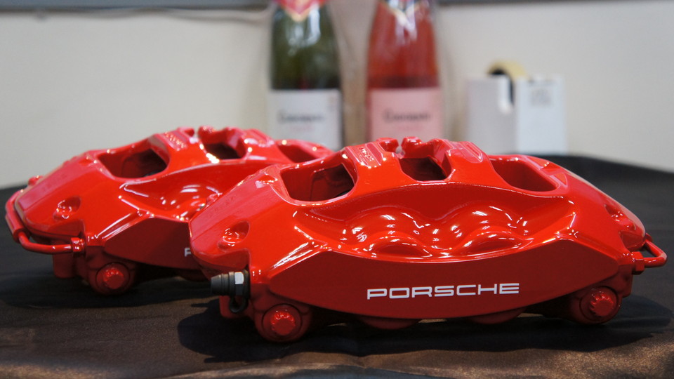 キャリパー塗装施工事例：ポルシェパナメーラ純正キャリパー塗装　カラー：#001 Italian losso solid IMG28_654_jvflS3_sub3.jpg