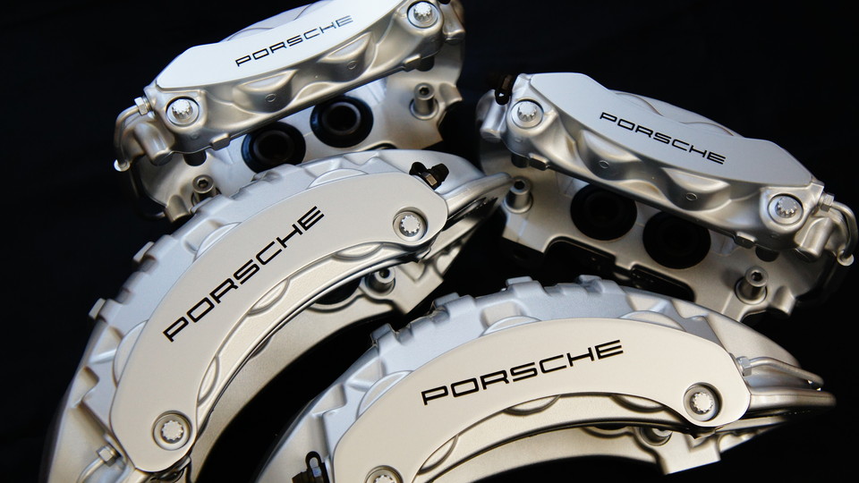 キャリパー塗装施工事例：ポルシェパナメーラ純正キャリパー塗装　カラー：#052 premium platinum silver IMG28_710_FFvstX_sub2.jpg