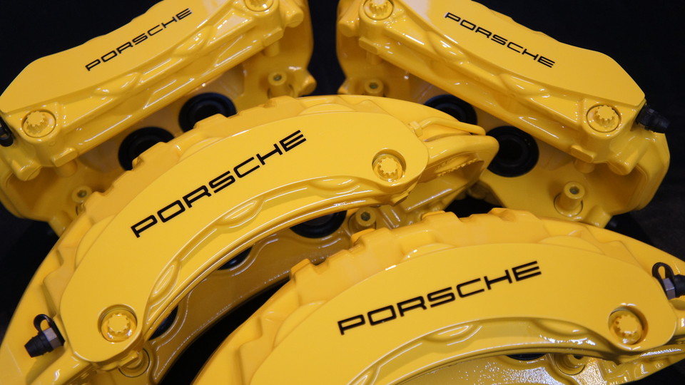 ポルシェカイエン純正キャリパー塗装　カラー：#002 giallo modena