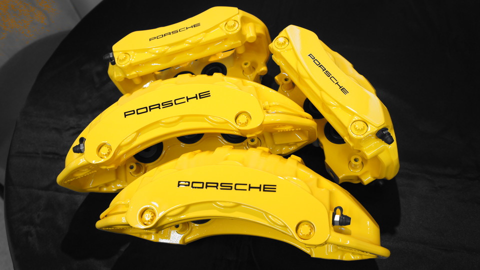 キャリパー塗装施工事例：ポルシェカイエン純正キャリパー塗装　カラー：#002 giallo modena IMG28_740_GXueZj_sub2.jpg