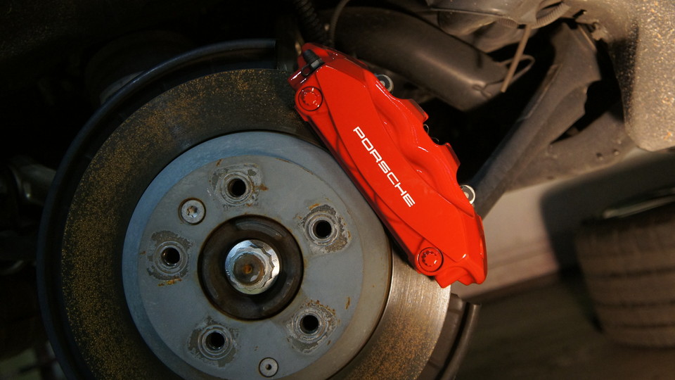 キャリパー塗装施工事例：ポルシェ・カイエン　キャリパー塗装　COLOR：#001 Italian losso solid IMG28_921_HBcfxi_sub1.jpg