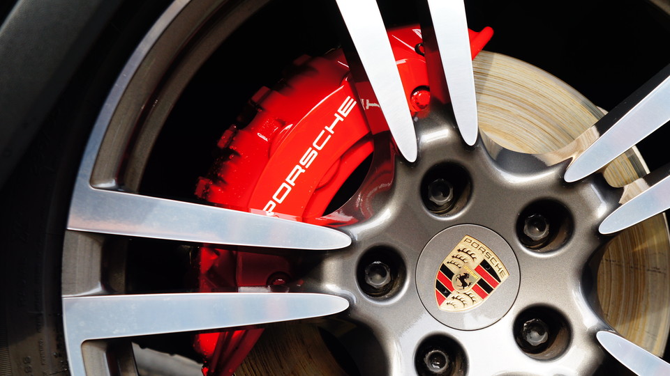 キャリパー塗装施工事例：ポルシェ・カイエン　キャリパー塗装　COLOR：#001 Italian losso solid IMG28_921_HBcfxi_sub3.jpg