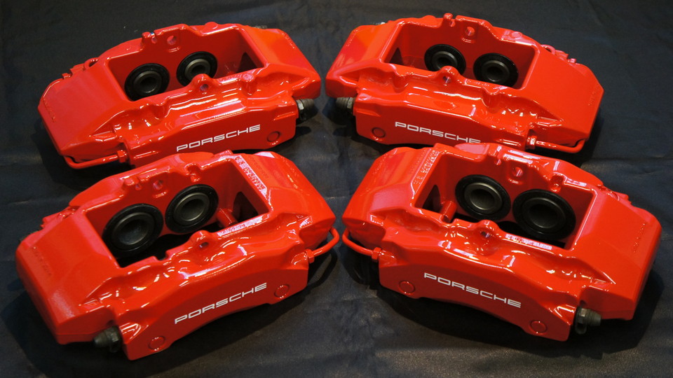 キャリパー塗装施工事例：ポルシェケイマン純正キャリパー塗装　COLOR：#001 Italian losso solid＆ローター塗装　COLOR:#052 premium platinum silver IMG28_955_8tbjxI_sub1.jpg