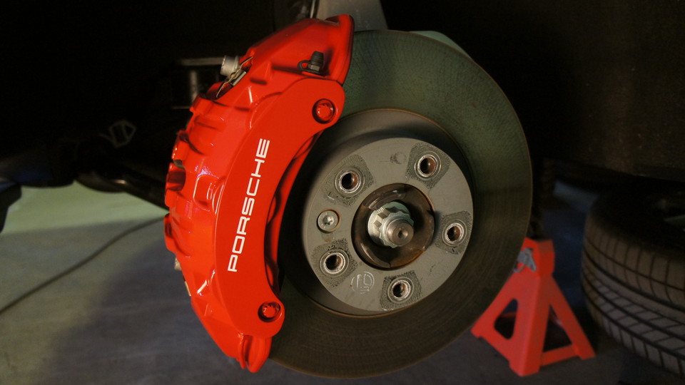 キャリパー塗装施工事例：ポルシェカイエン純正キャリパー塗装　COLOR:#001 Italian losso solid＆ターボフェイスにチェンジ IMG28_978_6JtNz3_sub1.jpg