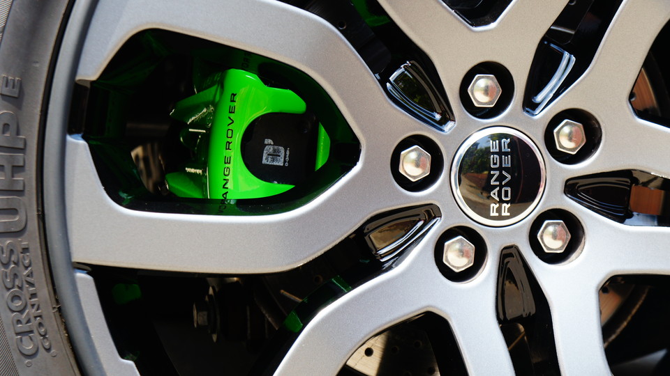 キャリパー塗装施工事例：レンジローバーイヴォーク純正キャリパー塗装　ＣＯＬＯＲ：＃1113monster green＆ローター加工Ｔｙｐｅ：Ｃ6Ｓ8Ｄ　Ｄ－ＤＡＳＨダストダウンパット前後装着 IMG29_1005_zna1aU_sub8.jpg