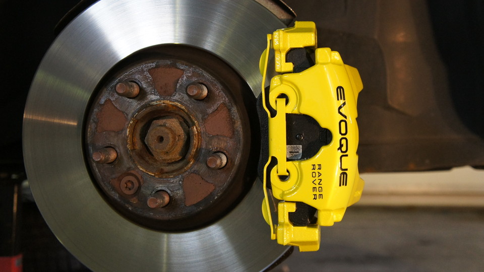 レンジローバーイヴォーク純正キャリパー塗装　ＣＯＬＯＲ：#020 hawaiian passion yellow＆Ｄ－ＤＡＳＨブレーキパット前後装着