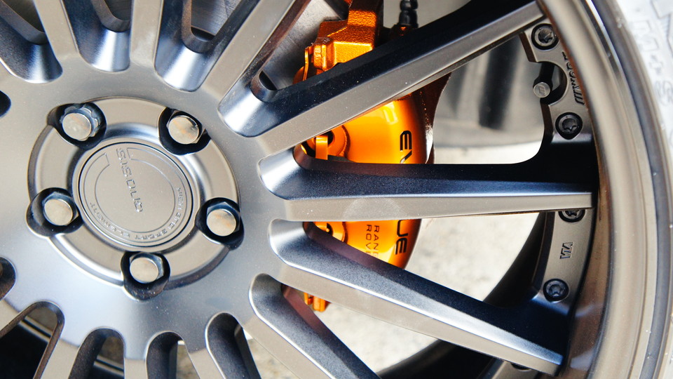 キャリパー塗装施工事例：レンジローバーイヴォーク純正キャリパー塗装　COLOR:#030 royal art pearl orange gold、ダストダウンパットD-DASH前後装着 IMG29_1058_fEGeWz_sub4.jpg