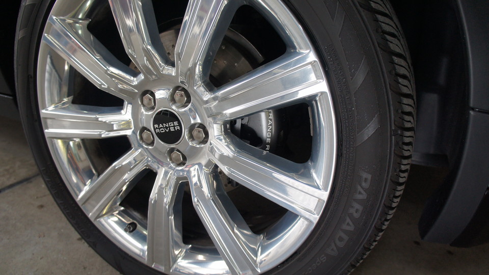 キャリパー塗装施工事例：イヴォーク純正キャリパー塗装　COLOR：半艶グレー　ローター加工Type:AMG　D-DASHダストダウンブレーキパット前後装着 IMG29_1132_KrLqhT_sub2.jpg