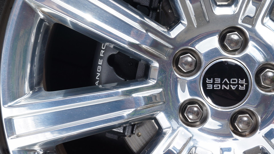 キャリパー塗装施工事例：イヴォーク純正キャリパー塗装　COLOR：半艶グレー　ローター加工Type:AMG　D-DASHダストダウンブレーキパット前後装着 IMG29_1132_KrLqhT_sub4.jpg