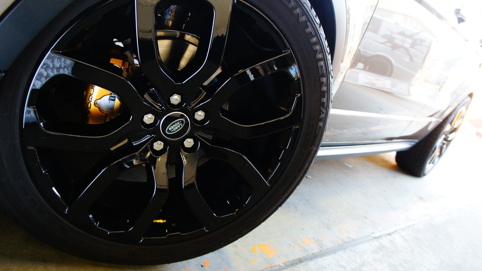 キャリパー塗装施工事例：レンジローバーイヴォーク純正キャリパー塗装　COLOR：#003 tokyo midnight gold＆D-DASHブレーキパット装着 IMG29_1211_UIImRo_sub4.jpg