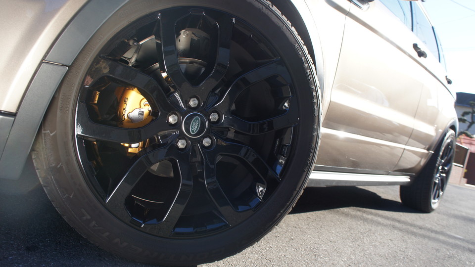 キャリパー塗装施工事例：レンジローバーイヴォーク純正キャリパー塗装　COLOR：#003 tokyo midnight gold＆D-DASHブレーキパット装着 IMG29_1211_UIImRo_sub5.jpg