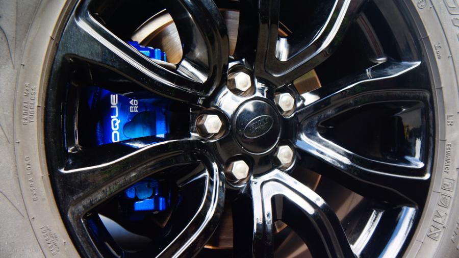 キャリパー塗装施工事例：レンジローバーイヴォーク　キャリパー塗装　COLOR：#1115 Deep marine blue IMG29_1457_k9YgkA_sub4.jpg