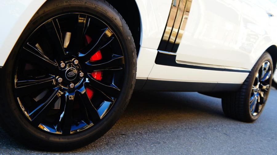 キャリパー塗装施工事例：ﾚﾝｼﾞﾛｰﾊﾞｰ　キャリパー塗装　COLOR:#001 Italian losso solid IMG29_1493_ux3LJW_sub3.jpg