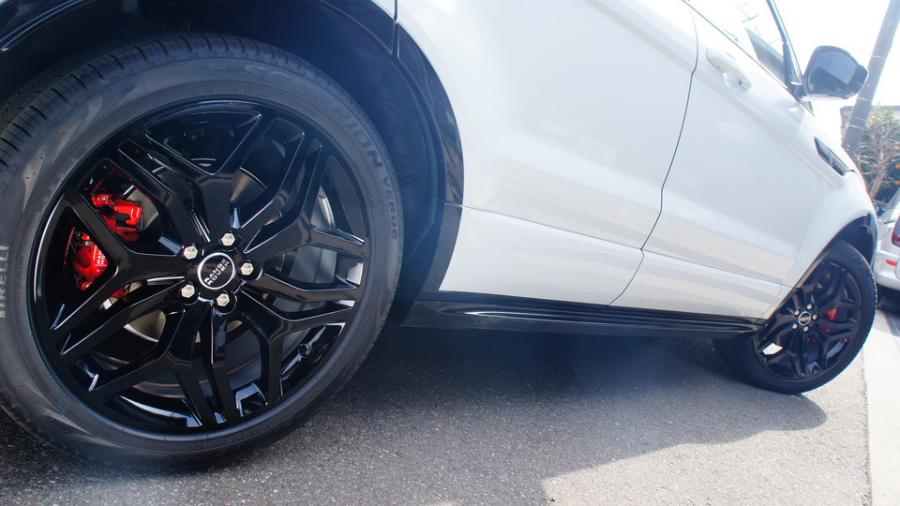 キャリパー塗装施工事例：イヴォーク　キャリパー塗装　COLOR:#001 Italian losso solid IMG29_1535_xX05NA_sub8.jpg