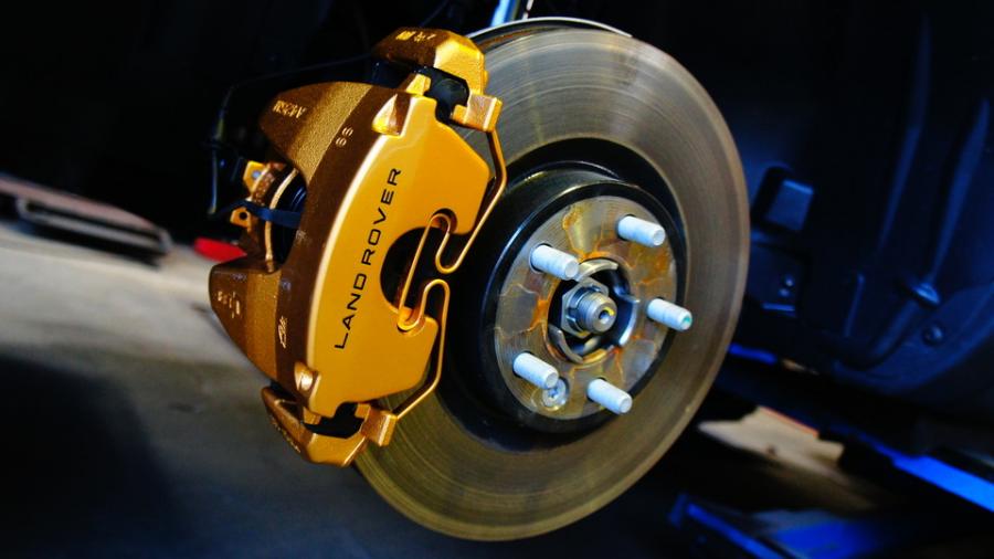 キャリパー塗装施工事例：ランドローバーディスカバリー　キャリパー塗装　COLOR:#003 Tokyo midnight gold IMG29_1566_XuGhTS_sub1.jpg