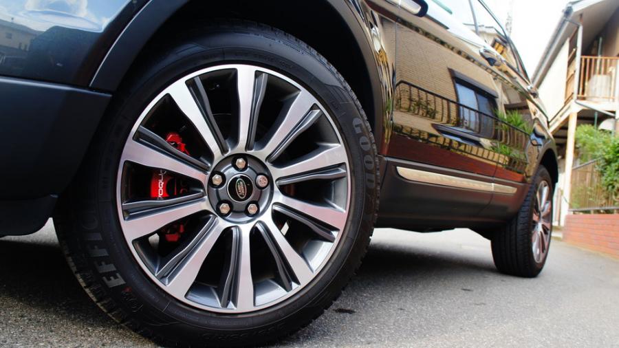 キャリパー塗装施工事例：イヴォーク　キャリパー塗装　COLOR:#001 Italian losso solid IMG29_1658_DDbRv4_sub4.jpg