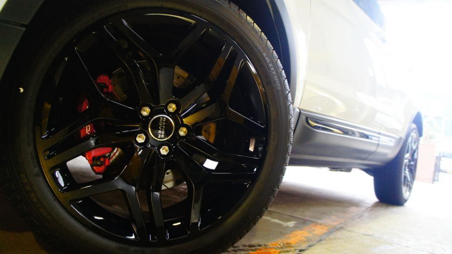 キャリパー塗装施工事例：レンジローバーイヴォーク　キャリパー塗装　COLOR:#001 Italian losso solid　ローター加工Type:DS4 IMG29_1706_lO63o9_sub4.jpg