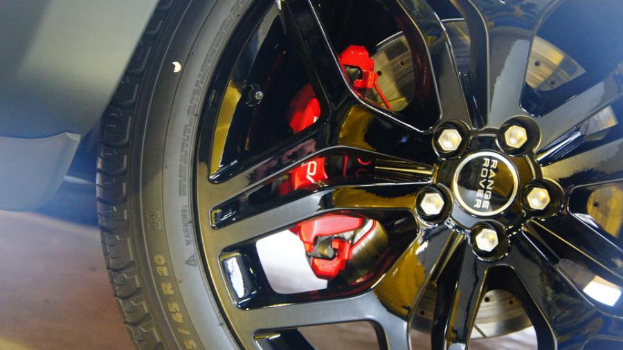 キャリパー塗装施工事例：レンジローバーイヴォーク　キャリパー塗装　COLOR:#001 Italian losso solid　ローター加工Type:DS4 IMG29_1706_lO63o9_sub5.jpg