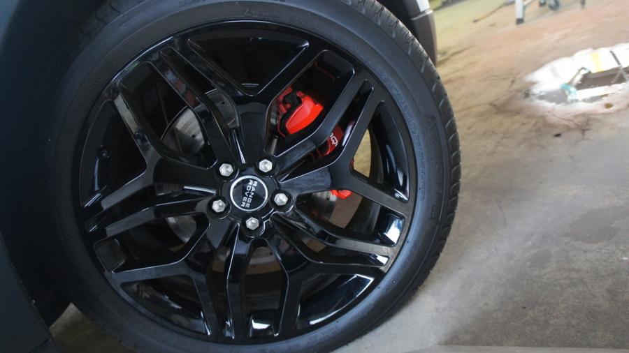 キャリパー塗装施工事例：レンジローバーイヴォーク　キャリパー塗装　COLOR:#001 Italian losso solid　ローター加工Type:DS4 IMG29_1706_lO63o9_sub6.jpg