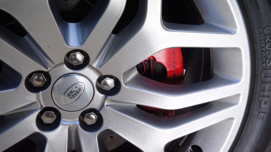 キャリパー塗装施工事例：レンジローバーイヴォークコンバー　キャリパー塗装、ローター塗装　COLOR:#010 premiun rouge candy red　ローター加工Type:C6S8D IMG29_1730_MbiECe_sub5.jpg